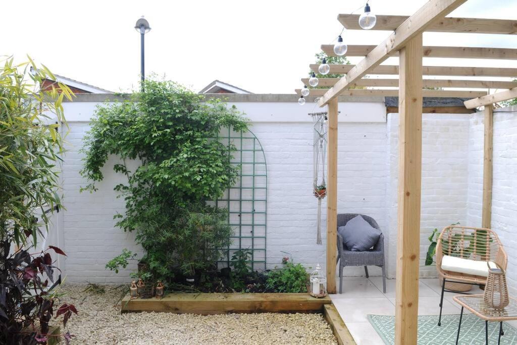 Light Filled Mid- Century 3 Bed Cottage In Dulwich Londra Esterno foto