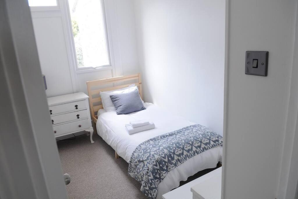 Light Filled Mid- Century 3 Bed Cottage In Dulwich Londra Esterno foto